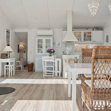 Lovely Summer House With Sea View Sjolund