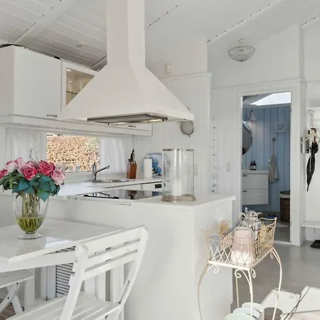 Lovely Summer House With Sea View Casa de Férias *