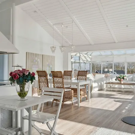 Lovely Summer House With Sea View *