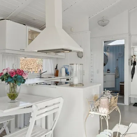 Lovely Summer House With Sea View * Sjolund