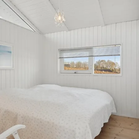 Lovely Summer House With Sea View * Sjolund
