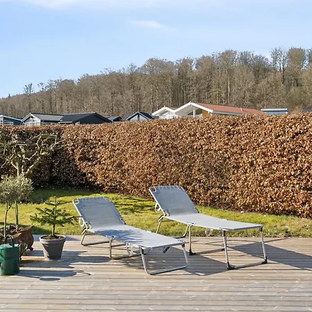 펜션 Lovely Summer House With Sea View Sjolund