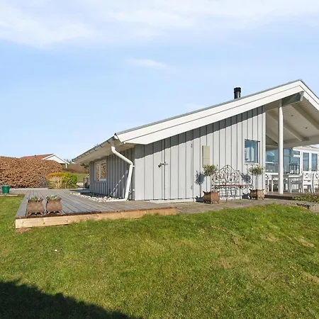 Lovely Summer House With Sea View Holiday home *