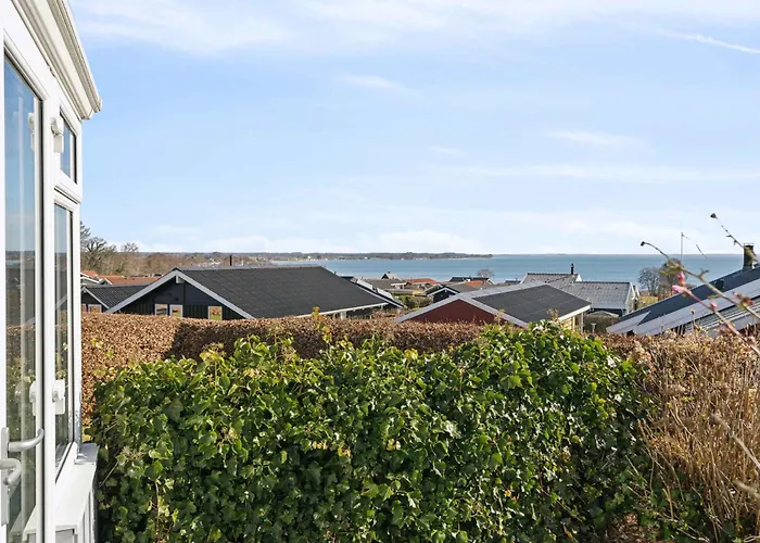Сasa de vacaciones Lovely Summer House With Sea View