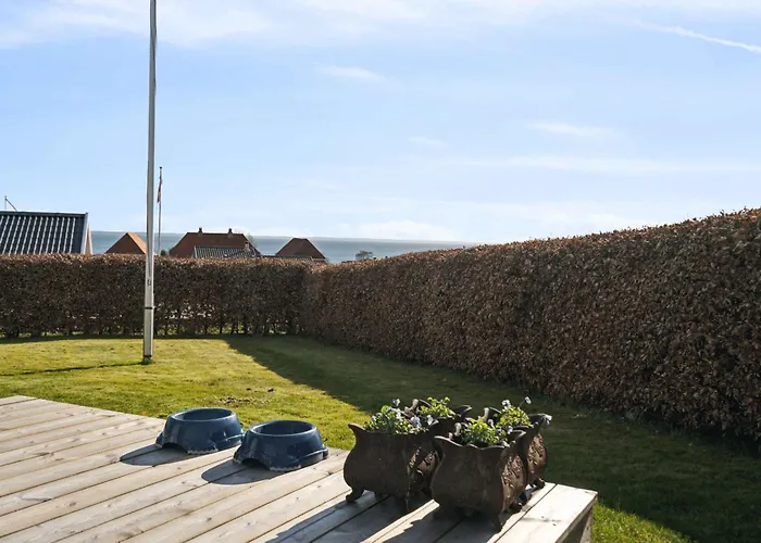 Lovely Summer House With Sea View Сasa de vacaciones Sjolund