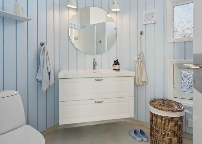 Lovely Summer House With Sea View *