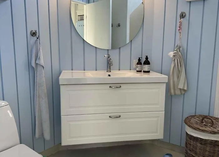 Lovely Summer House With Sea View * Sjolund