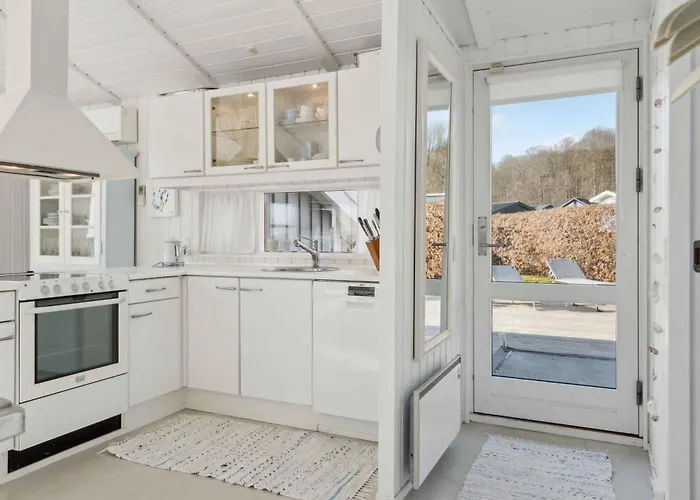 Lovely Summer House With Sea View Сasa de vacaciones Sjolund