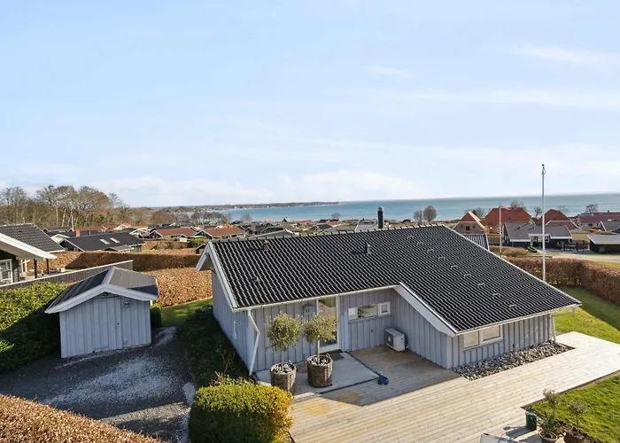 Lovely Summer House With Sea View *