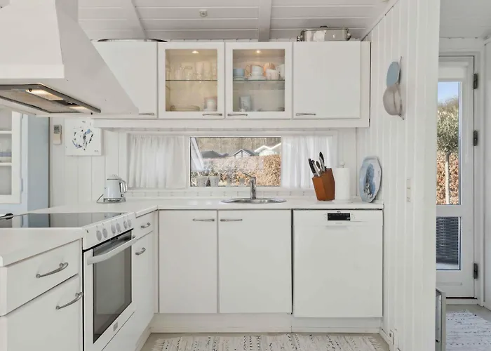 Lovely Summer House With Sea View *