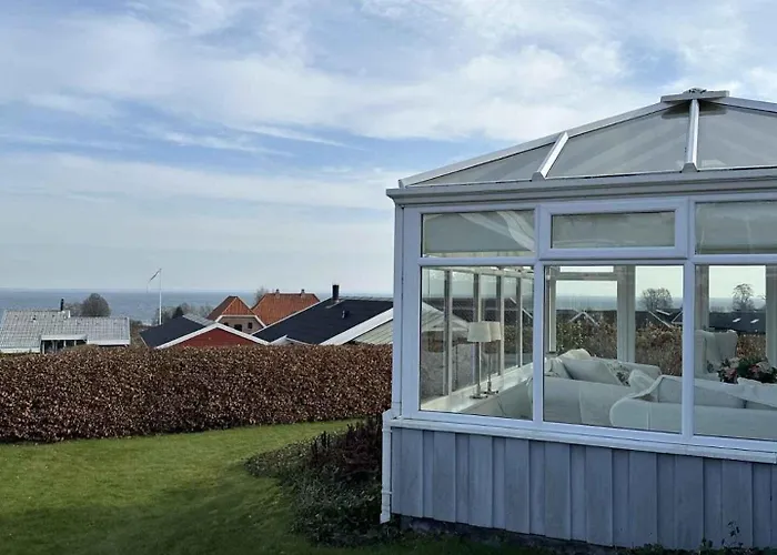 Lovely Summer House With Sea View Sjolund