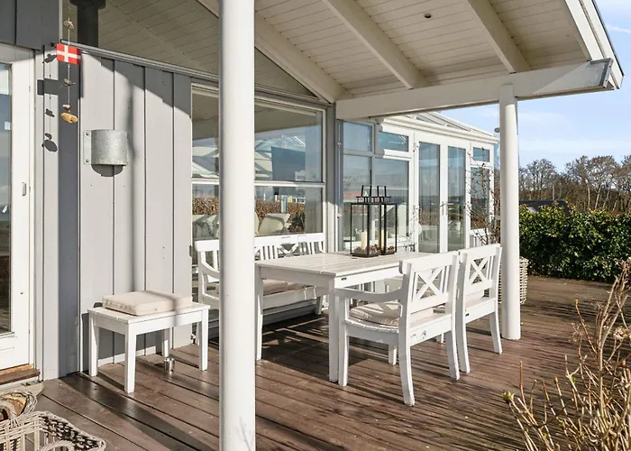 Lovely Summer House With Sea View * Sjolund